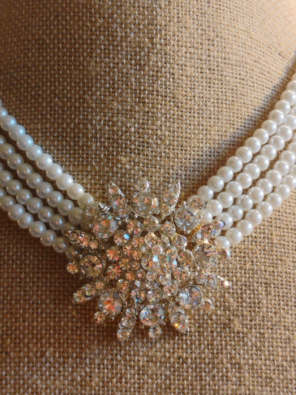 Elegant Faux Pearl With Clear Rhinestone Silver Tone Chain
